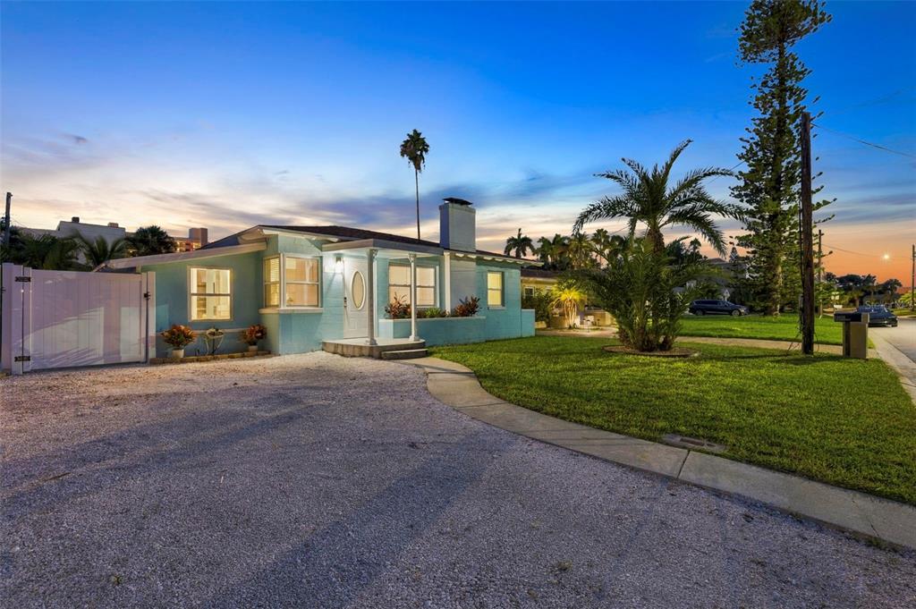 15424 2ND STREET E, MADEIRA BEACH, FL — photo 2 of 30