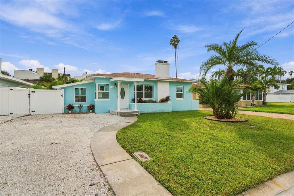 15424 2ND STREET E, MADEIRA BEACH, FL — photo 4 of 30