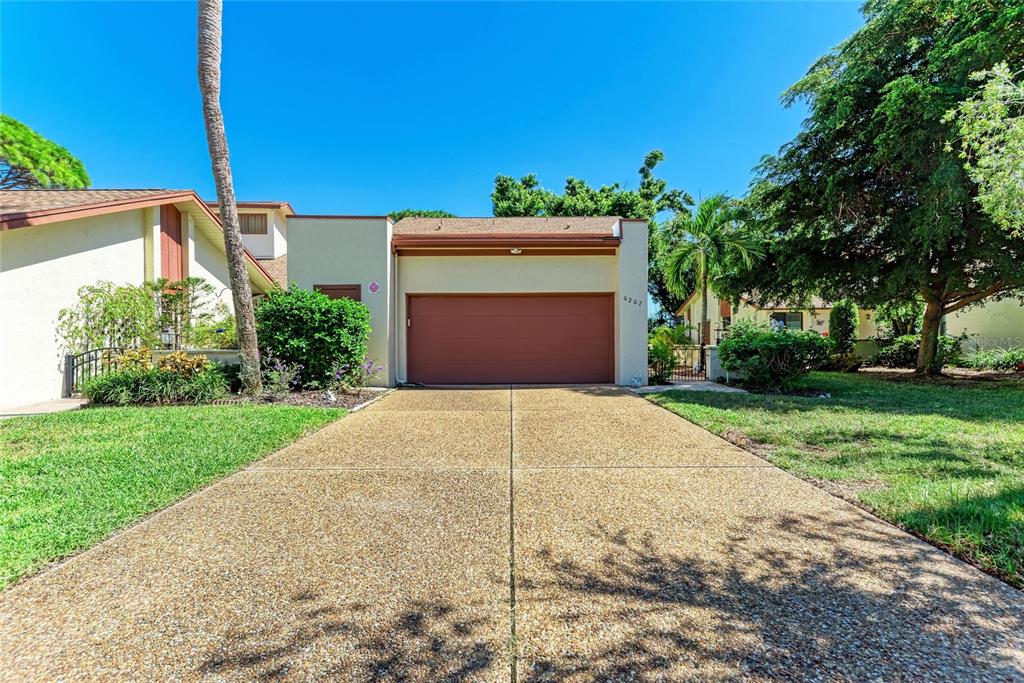6207 COURTSIDE DRIVE UNIT 23