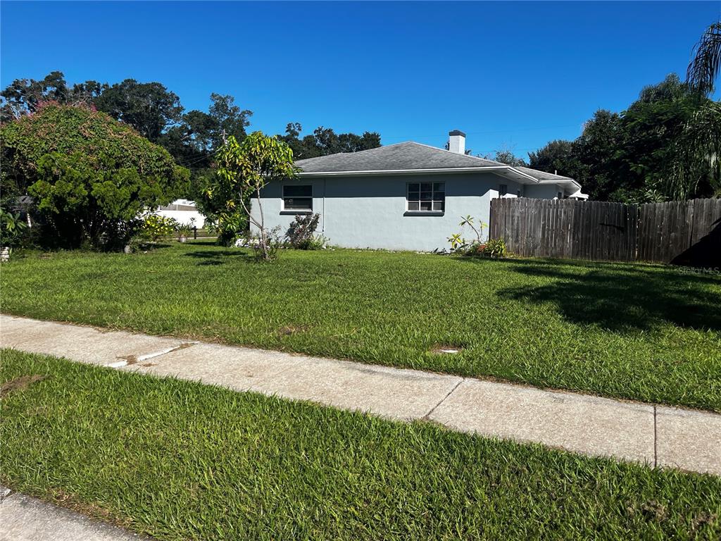 301 N CORONA AVENUE, CLEARWATER, FL — photo 4 of 20