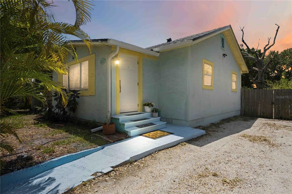 1223 12TH AVENUE W