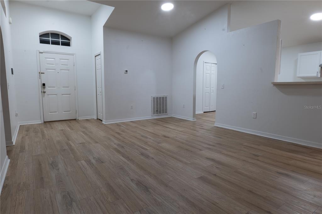 5689 SYCAMORE CANYON DRIVE, KISSIMMEE, FL — photo 2 of 15