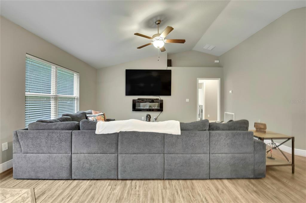 12342 QUIGLEY AVENUE, WEEKI WACHEE, FL — photo 4 of 30