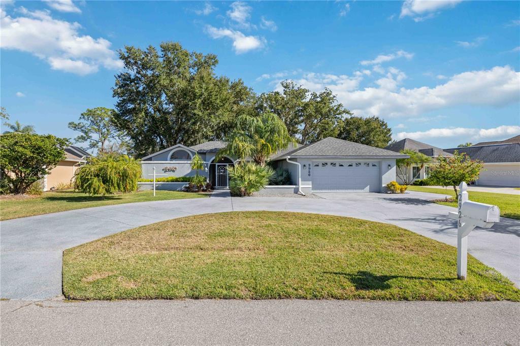2926 MEADOWOOD LANE