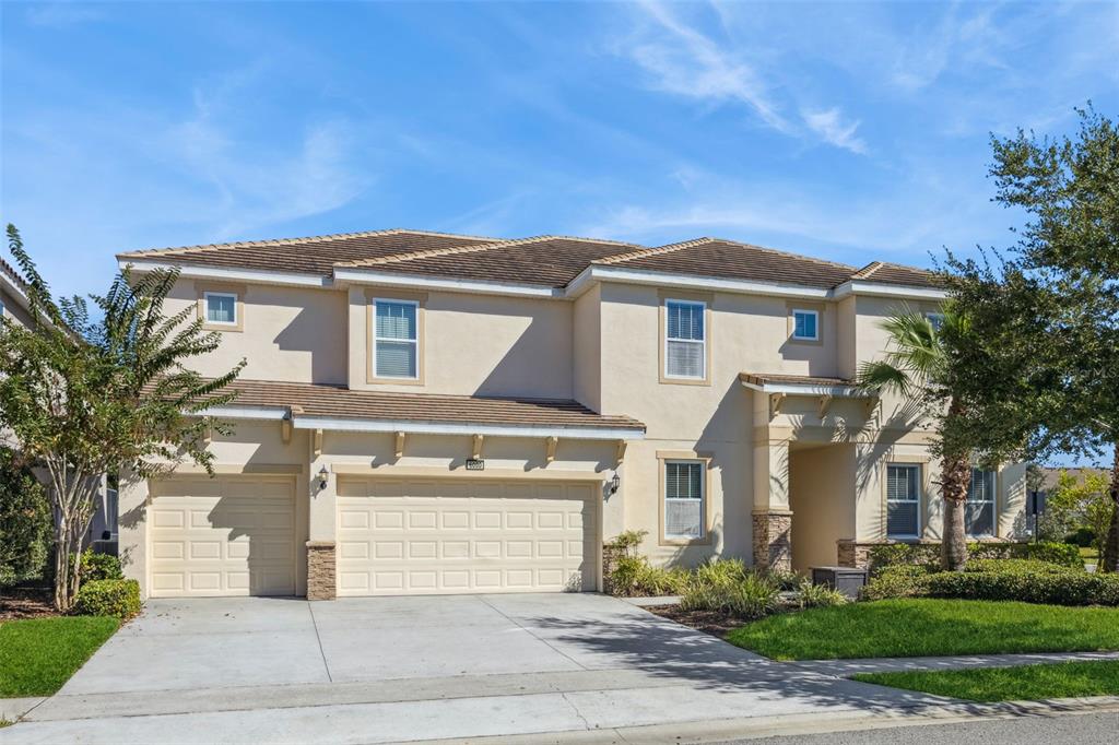 A collage showing a suburban house exterior and three bedrooms with themed wall murals — 6000 OAK GREEN LOOP, DAVENPORT, FL