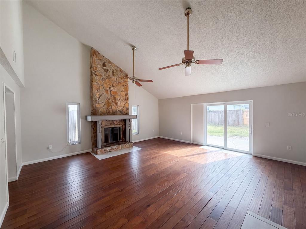 4610 DEVON AVENUE, LAKELAND, FL — photo 3 of 19