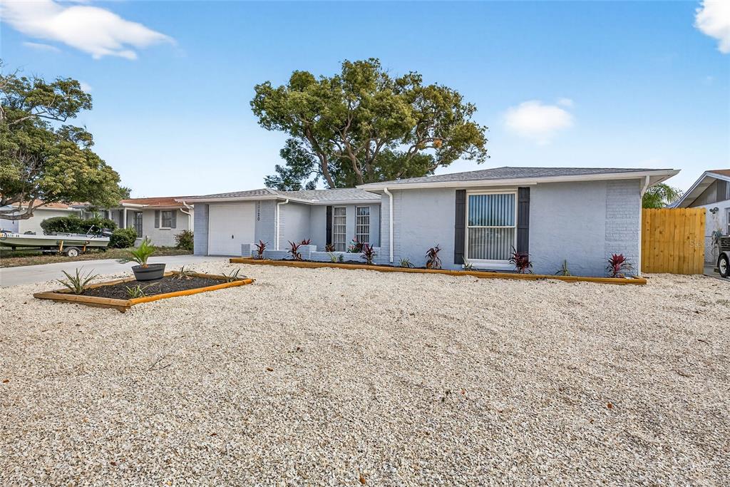11120 TAMARIX AVENUE