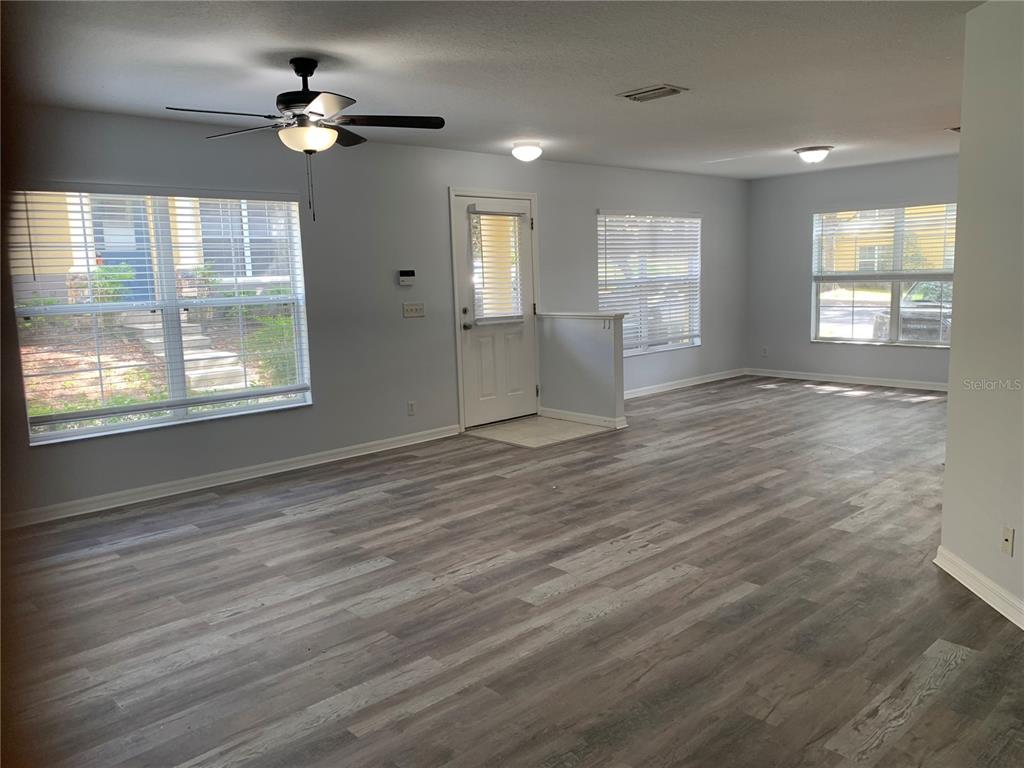 3318 SPY TOWER COURT, VALRICO, FL — photo 2 of 30