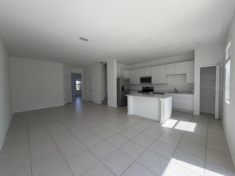 2678 SKYLINE LOOP, POINCIANA, FL — photo 2 of 13