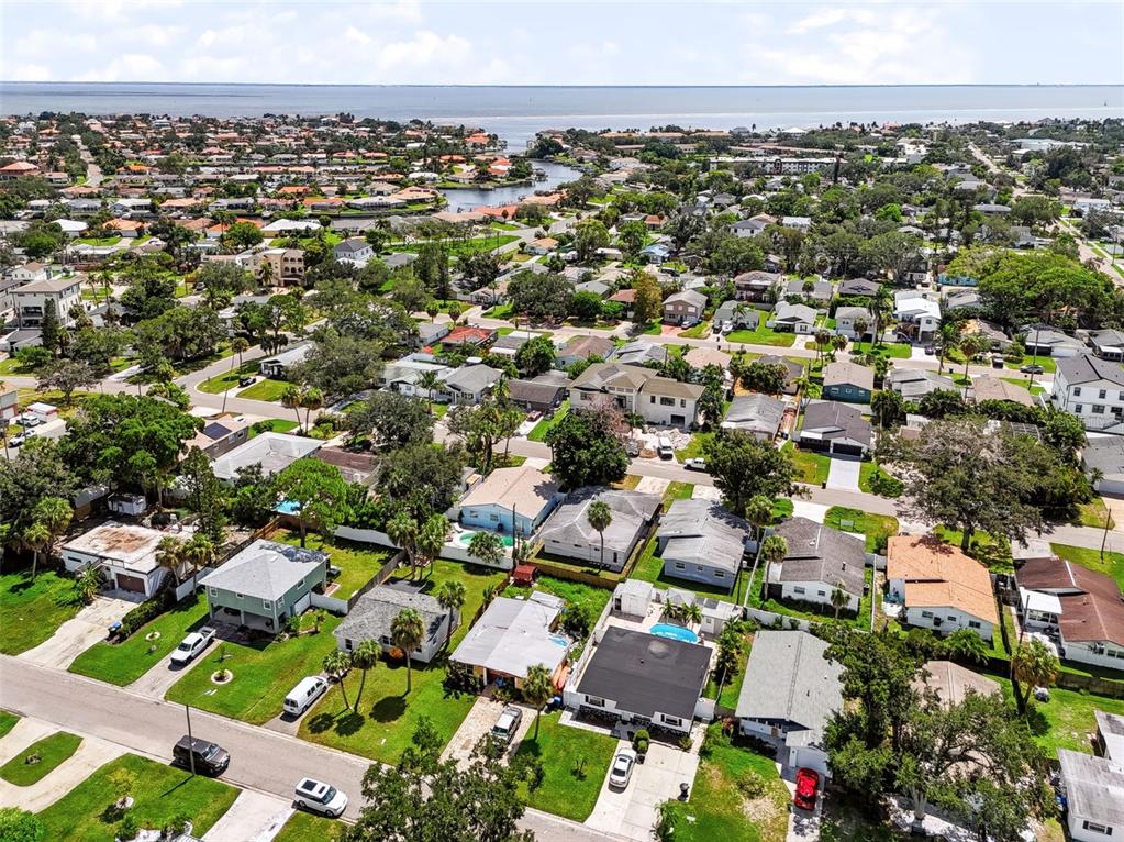 1849 NEW HAMPSHIRE AVENUE NE, ST PETERSBURG, FL — photo 4 of 30