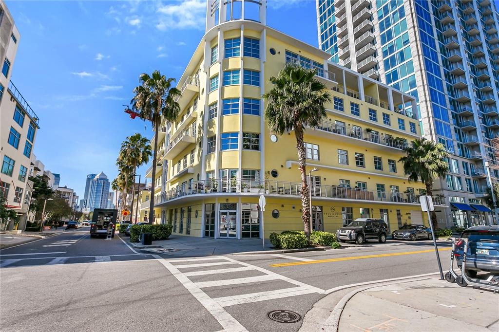1212 E WHITING STREET UNIT 404