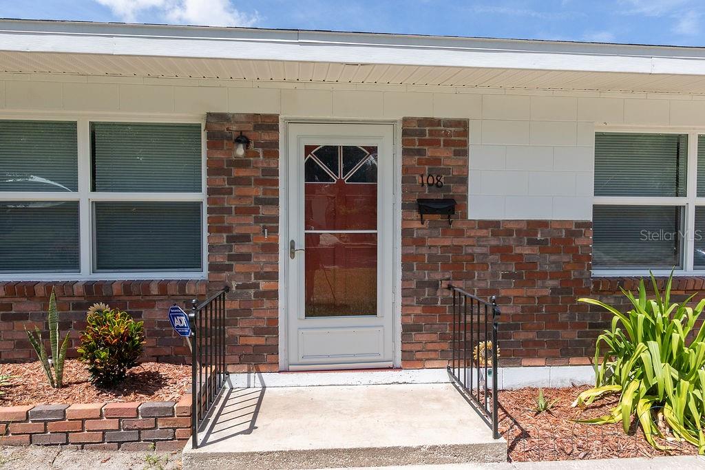 106 N KENTUCKY AVENUE, DELAND, FL — photo 4 of 18