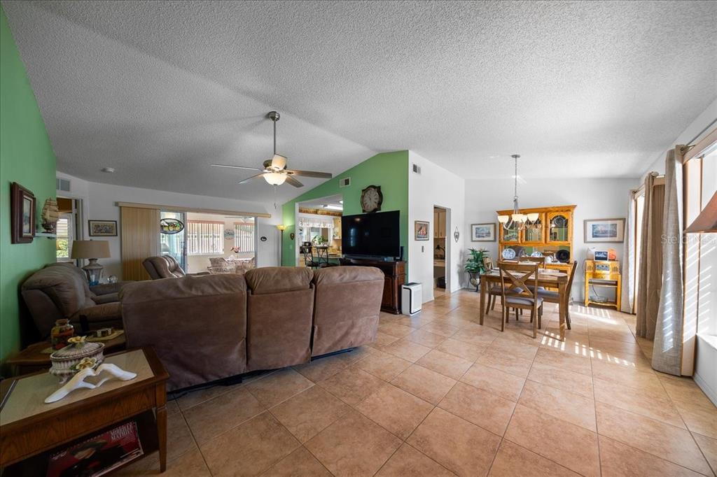 8612 SW 61ST COURT, OCALA, FL — photo 4 of 19