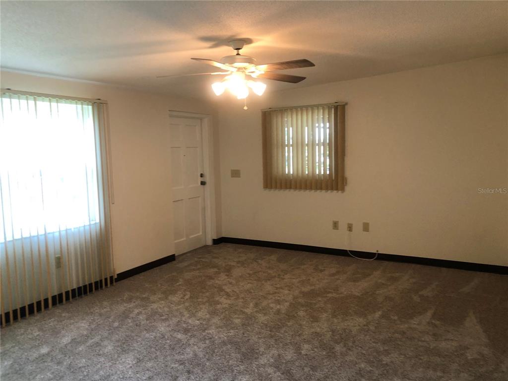 8 MOONLIGHT LANE, WINTER HAVEN, FL — photo 2 of 13