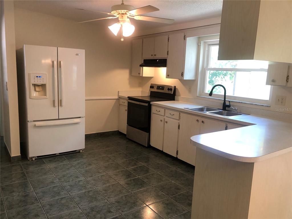 8 MOONLIGHT LANE, WINTER HAVEN, FL — photo 4 of 13