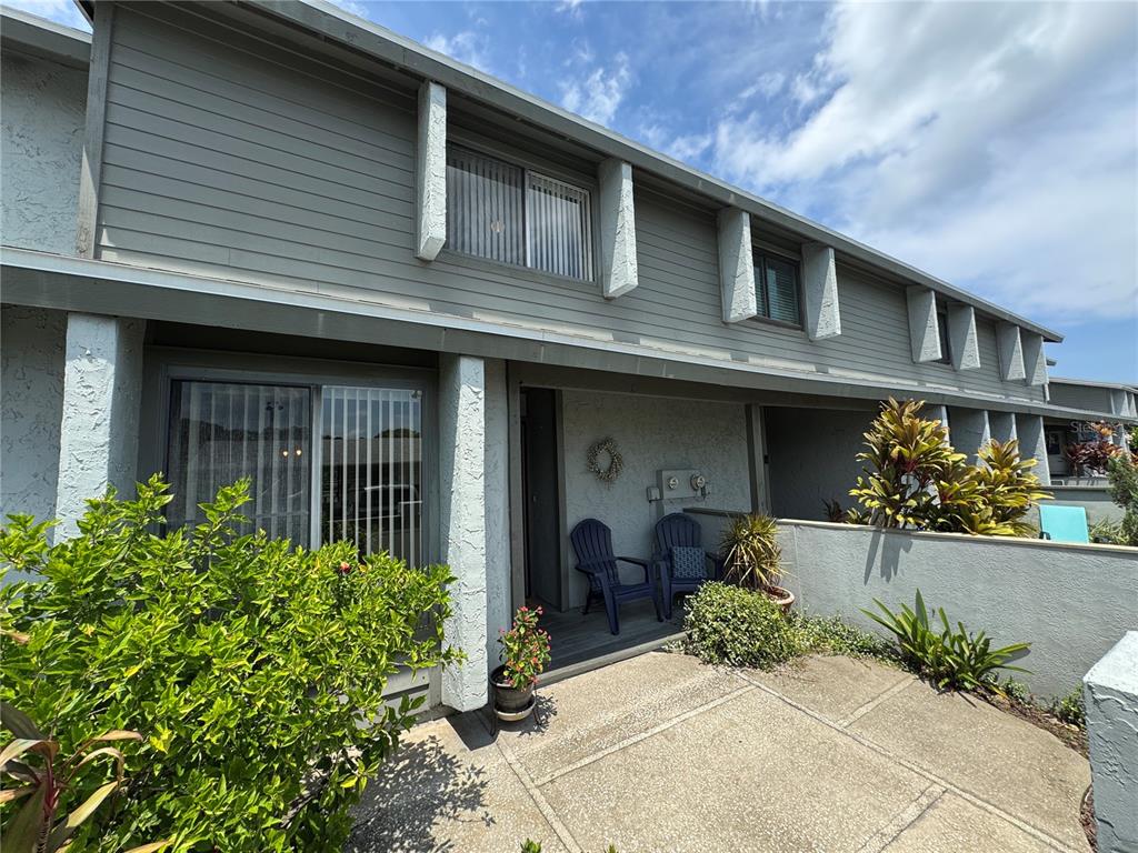 140 LIMEWOOD PLACE UNIT 2