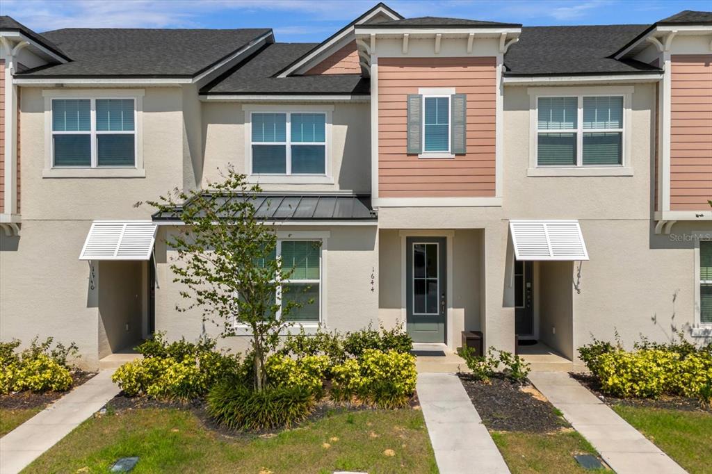 1644 TROPICAL PALMS CIRCLE