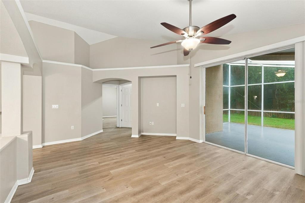 8608 BUTTONBUSH COURT, TAMPA, FL — photo 4 of 30