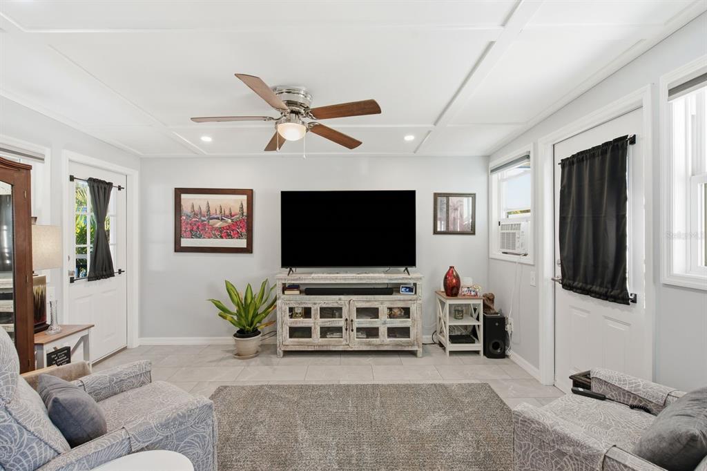 185 LAKE TARPON DRIVE UNIT 31, PALM HARBOR, FL — photo 4 of 33