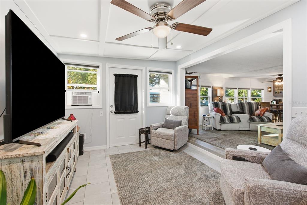 185 LAKE TARPON DRIVE UNIT 31, PALM HARBOR, FL — photo 5 of 33