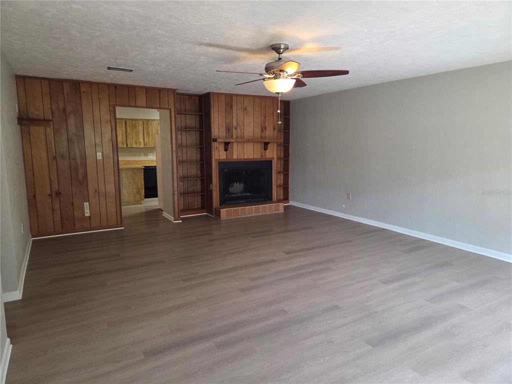 909 NW 39TH STREET, GAINESVILLE, FL — photo 2 of 17