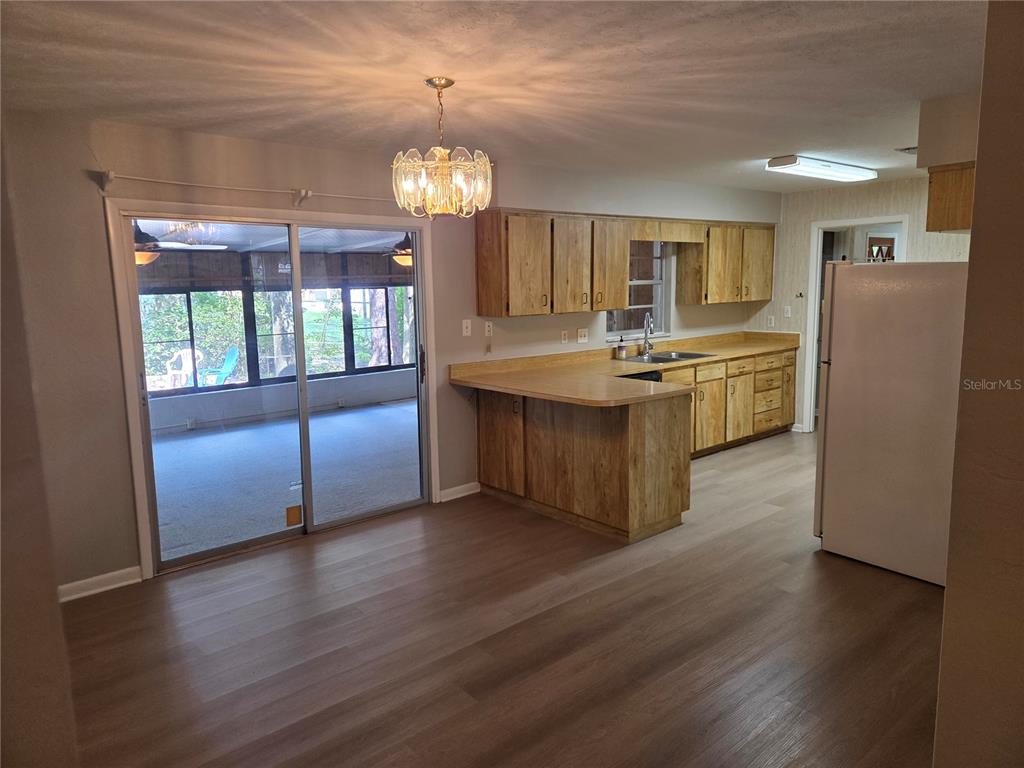 909 NW 39TH STREET, GAINESVILLE, FL — photo 4 of 17