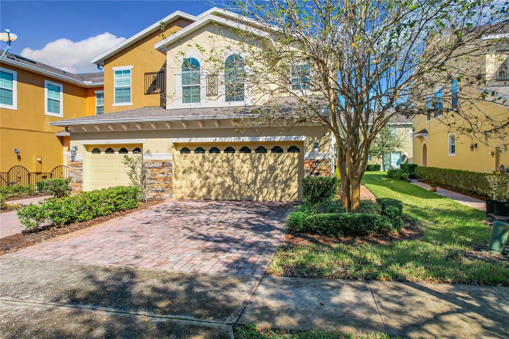 2821 SHADY WILLOW LANE