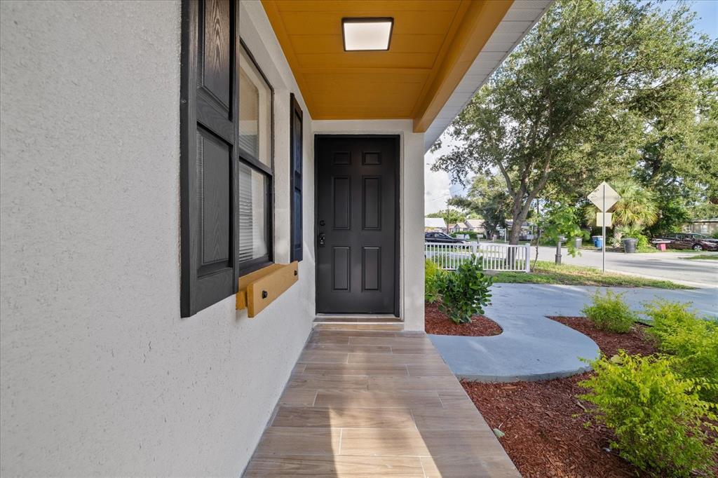 1134 ENGMAN STREET, CLEARWATER, FL — photo 4 of 28