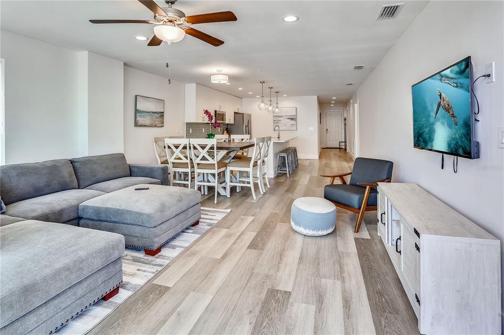 15305 1ST STREET E UNIT 305, MADEIRA BEACH, FL — photo 4 of 30