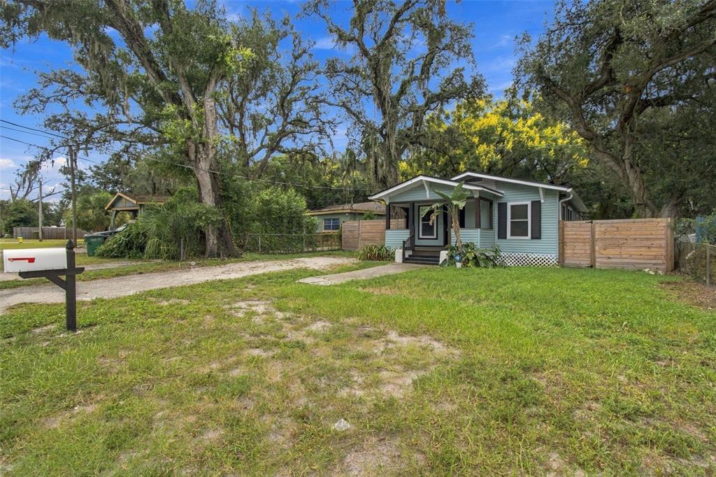 1611 E GENESEE STREET, TAMPA, FL — photo 3 of 30