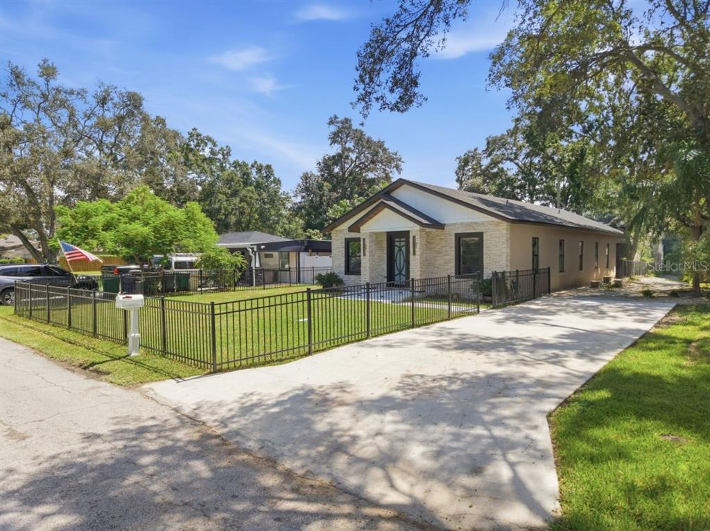 4710 W BAY VIEW AVENUE, TAMPA, FL — photo 2 of 30