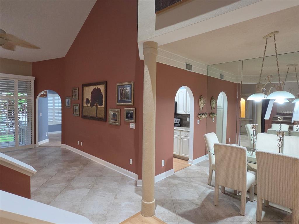 450 DATE PALM COURT NE, ST PETERSBURG, FL — photo 5 of 30