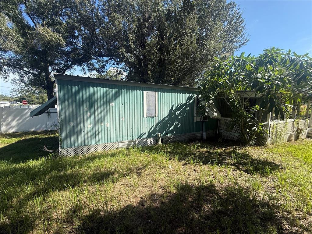 10004 MASSACHUSETTS STREET, GIBSONTON, FL — photo 3 of 8