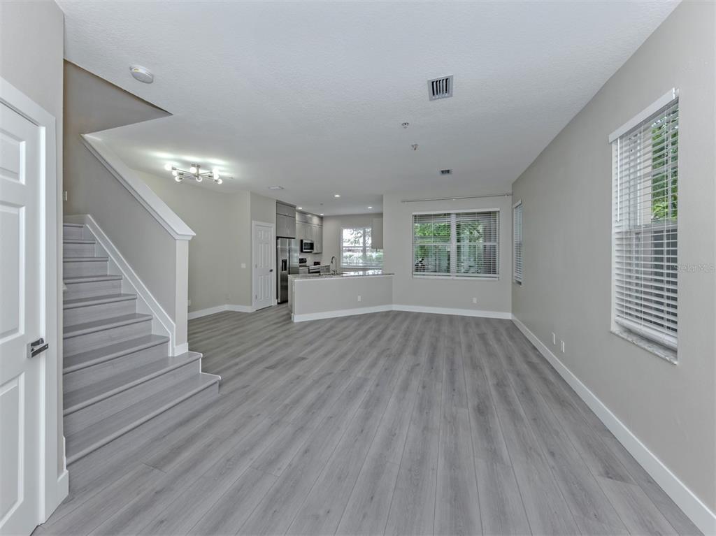 3941 YELLOWSTONE CIRCLE, SARASOTA, FL — photo 4 of 30