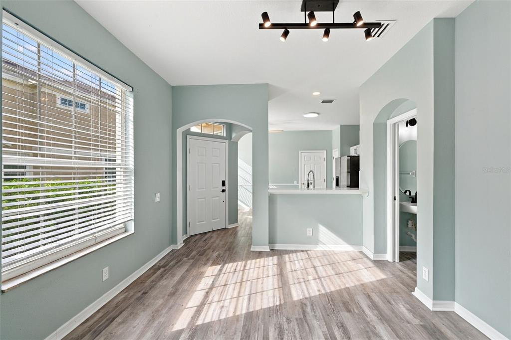 2555 NEWBERN DRIVE, CLEARWATER, FL — photo 5 of 67
