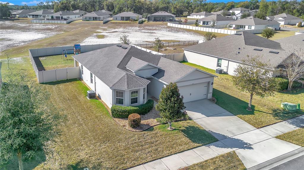 332 NOWELL LOOP
