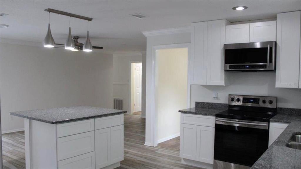 4017 NW 36TH TERRACE, GAINESVILLE, FL — photo 3 of 8