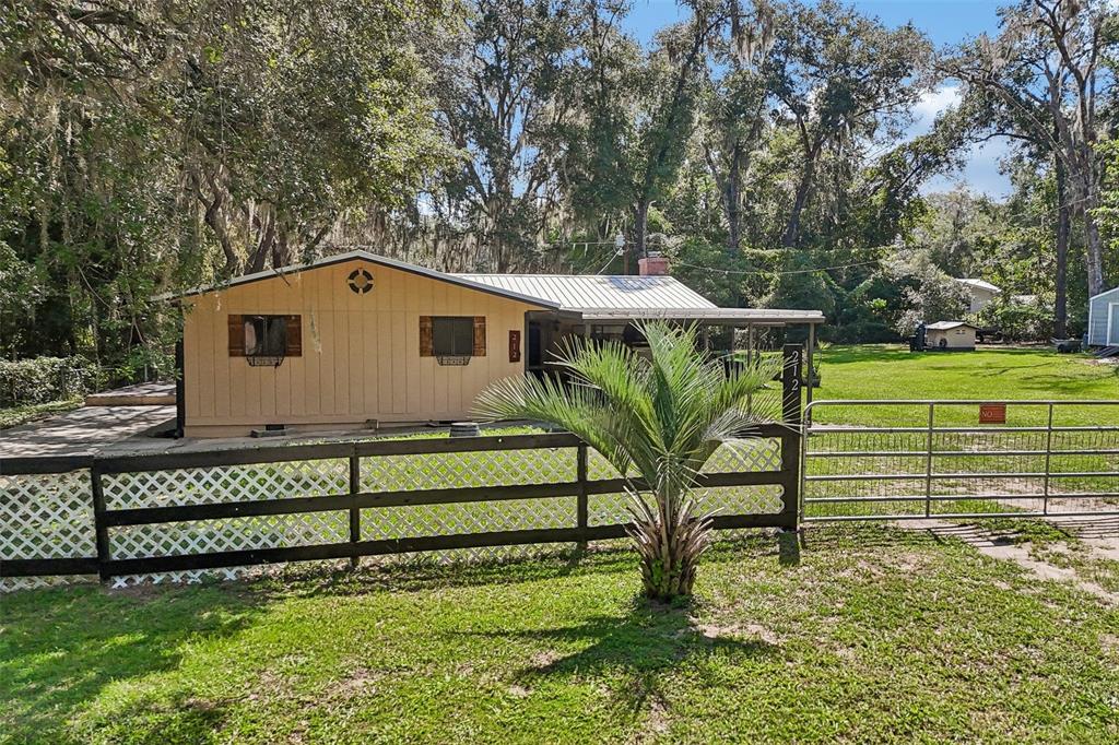 212 DOGWOOD DRIVE, INTERLACHEN, FL — photo 2 of 30