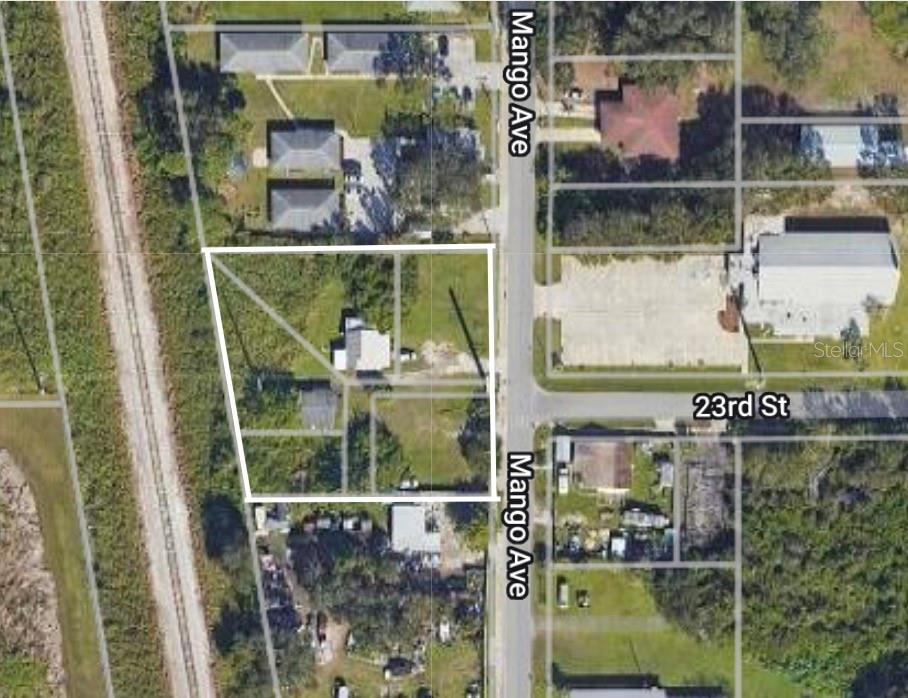 2305 MANGO AVENUE, SARASOTA, FL — photo 5 of 17