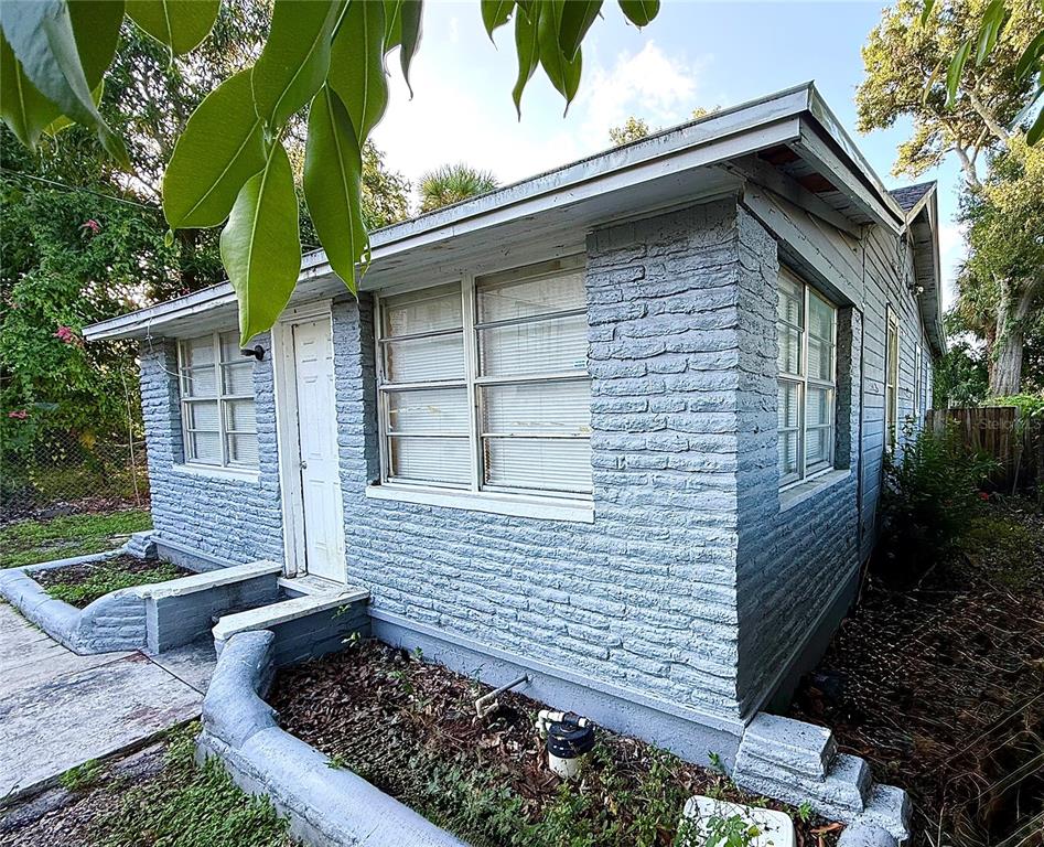 2336 18TH AVENUE S, ST PETERSBURG, FL — photo 4 of 28