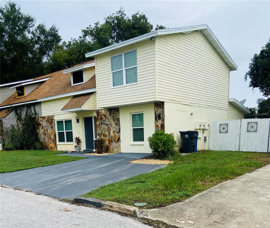 721 GASPARINO COURT, SEFFNER, FL — photo 3 of 31