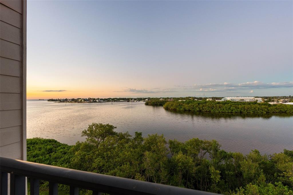 2700 BAYSHORE BOULEVARD UNIT 9405, DUNEDIN, FL — photo 3 of 47