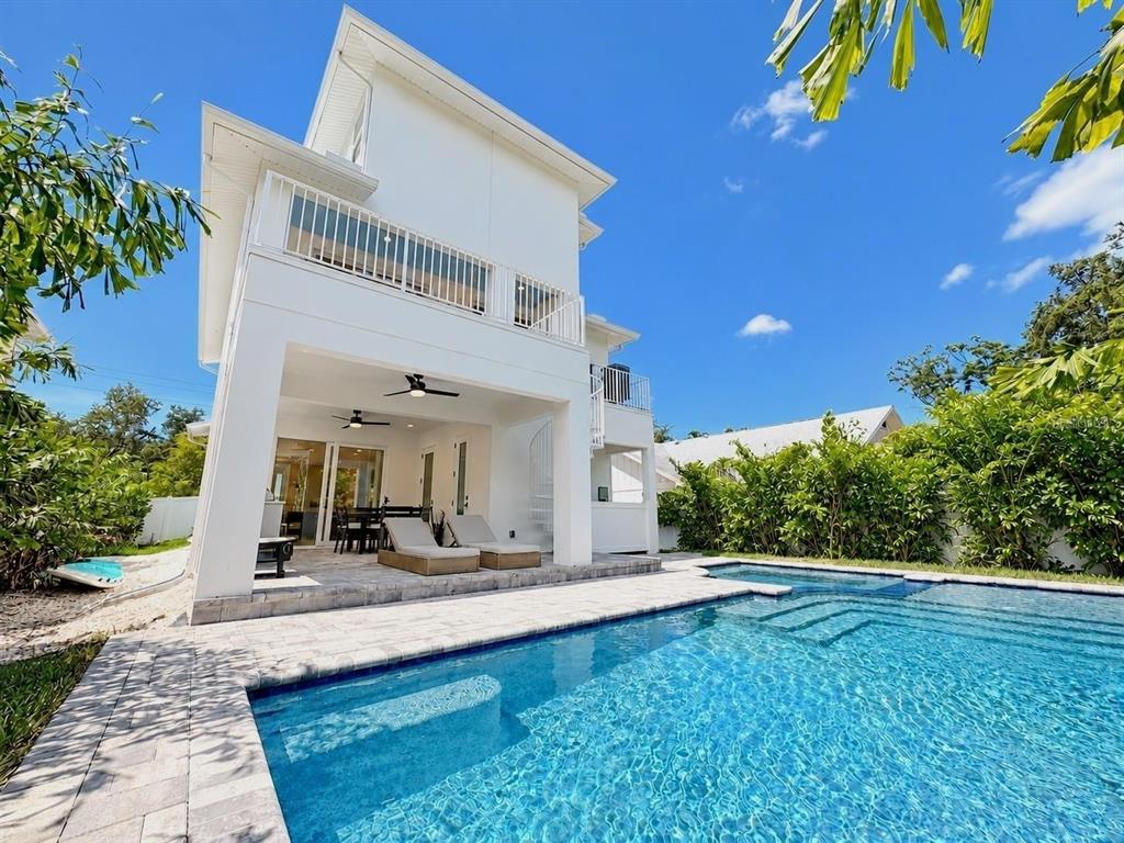 1647 SIESTA DRIVE, SARASOTA, FL — photo 2 of 30