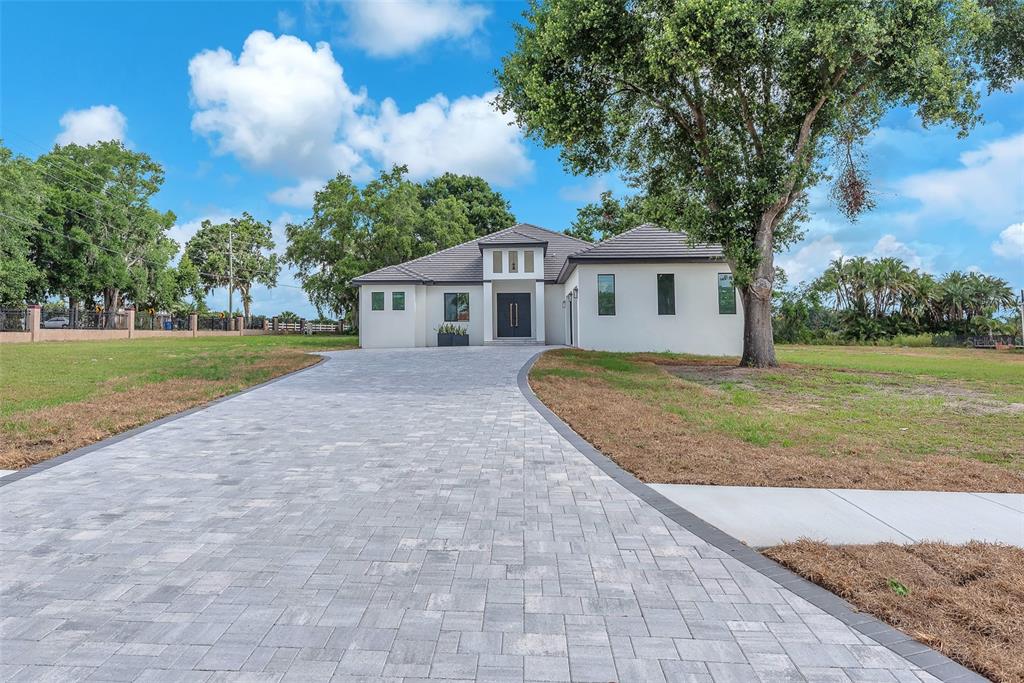 11921 FORT KING HIGHWAY, THONOTOSASSA, FL — photo 2 of 30