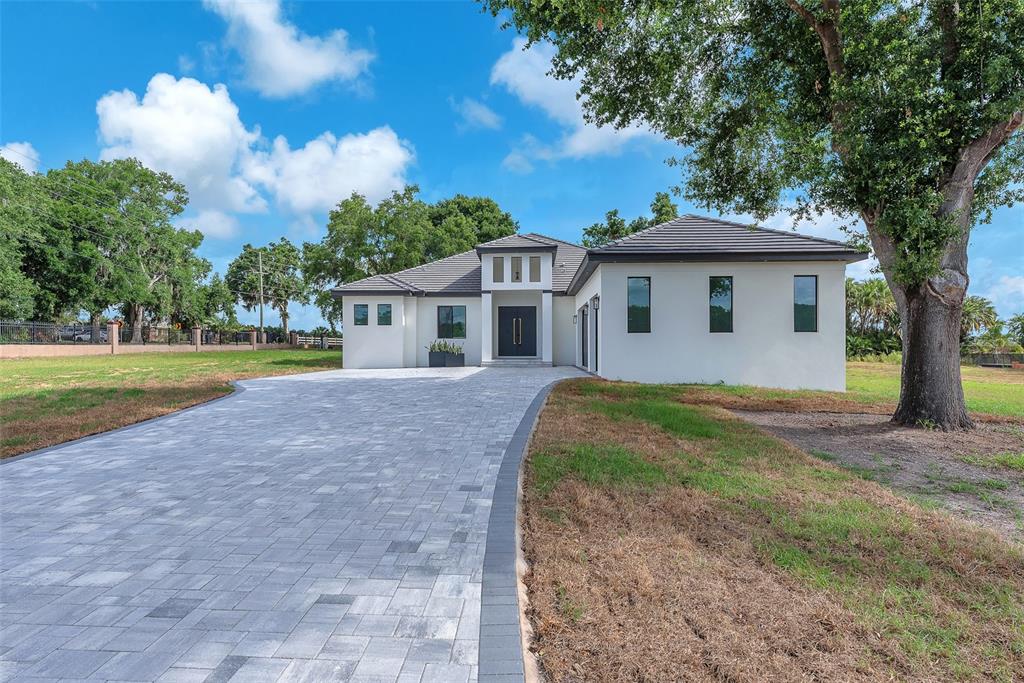 11921 FORT KING HIGHWAY, THONOTOSASSA, FL — photo 5 of 30