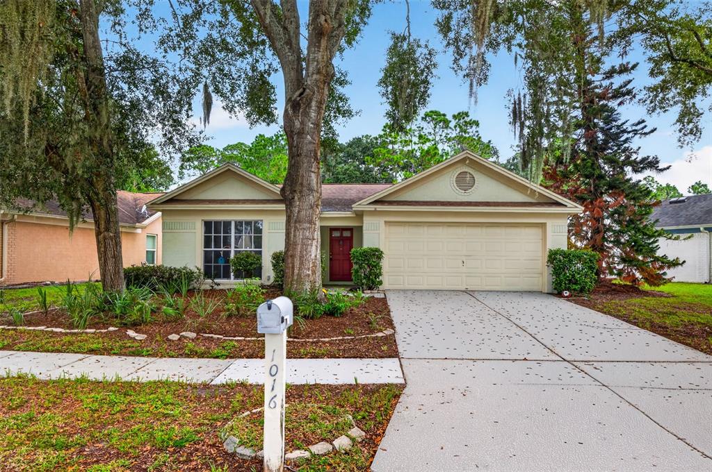 1016 HARDWOOD DRIVE