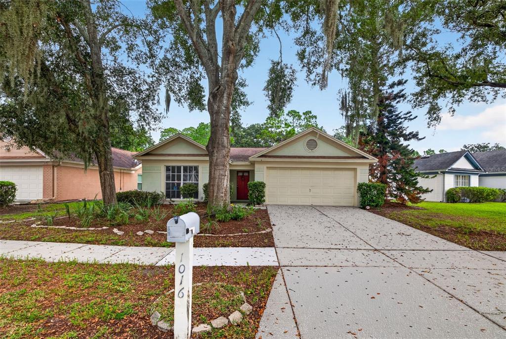 1016 HARDWOOD DRIVE, VALRICO, FL — photo 2 of 28