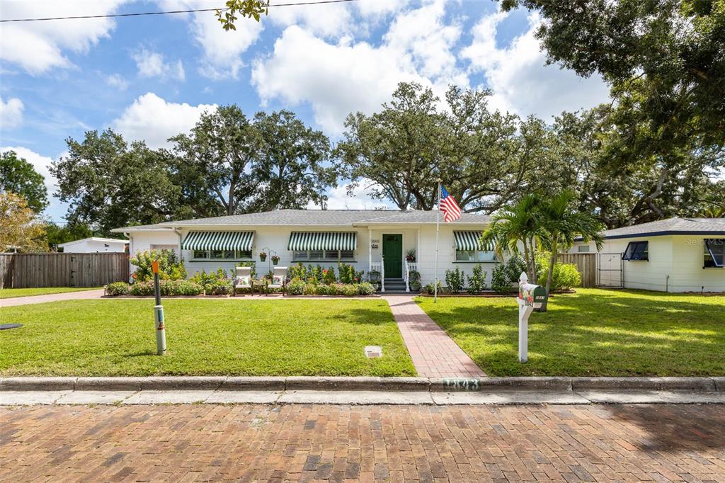 1843 PASADENA DR