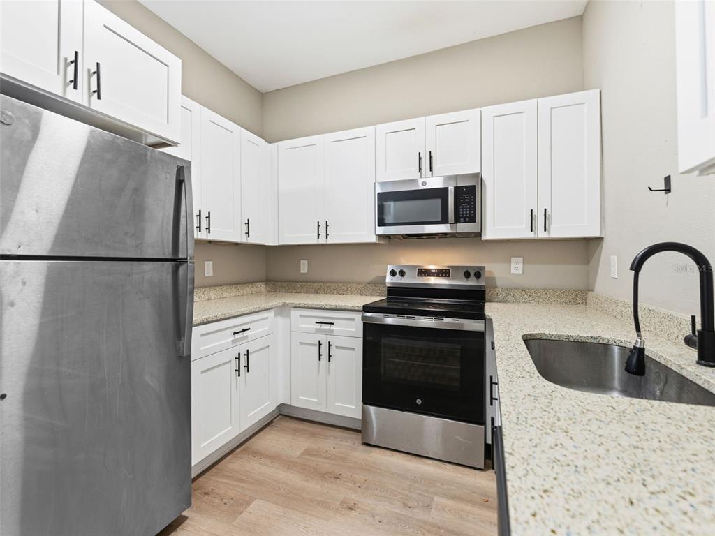 1740 W CHERRY STREET, TAMPA, FL — photo 3 of 26