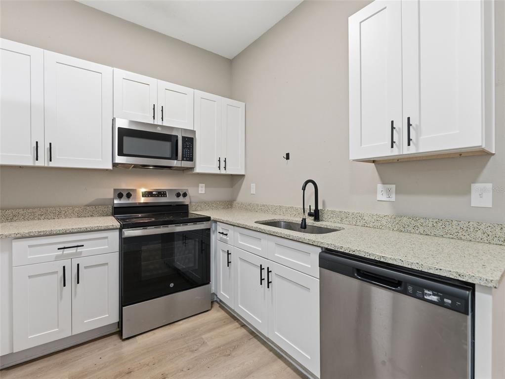 1740 W CHERRY STREET, TAMPA, FL — photo 4 of 26